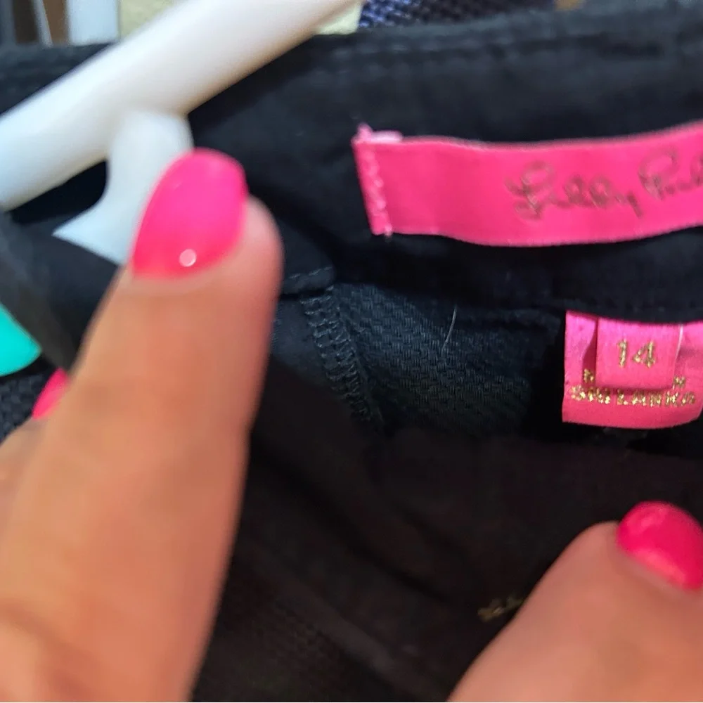 Lilly Pulitzer Black Women's Shorts - Picture 2 of 3